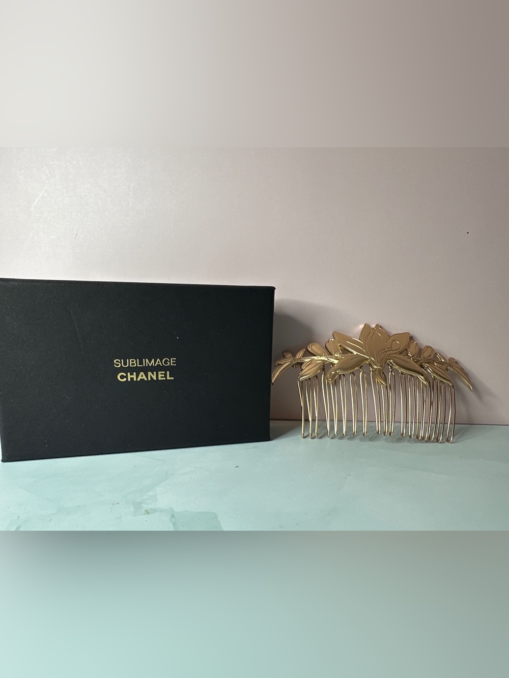 CHANEL Gold Floral Hair Comb โ Sublimage Collection